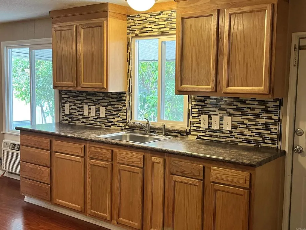 https://cdn.realtyfeed.com/cdn/127/306570997/bdca8c0f47f4d82625b2f49b55ae4653.webp