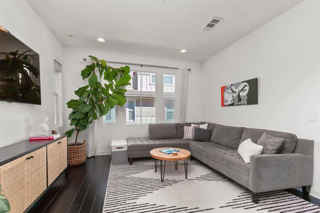 https://cdn.realtyfeed.com/cdn/127/306571131/0cf7873e3e2e2575617846597a666571.webp