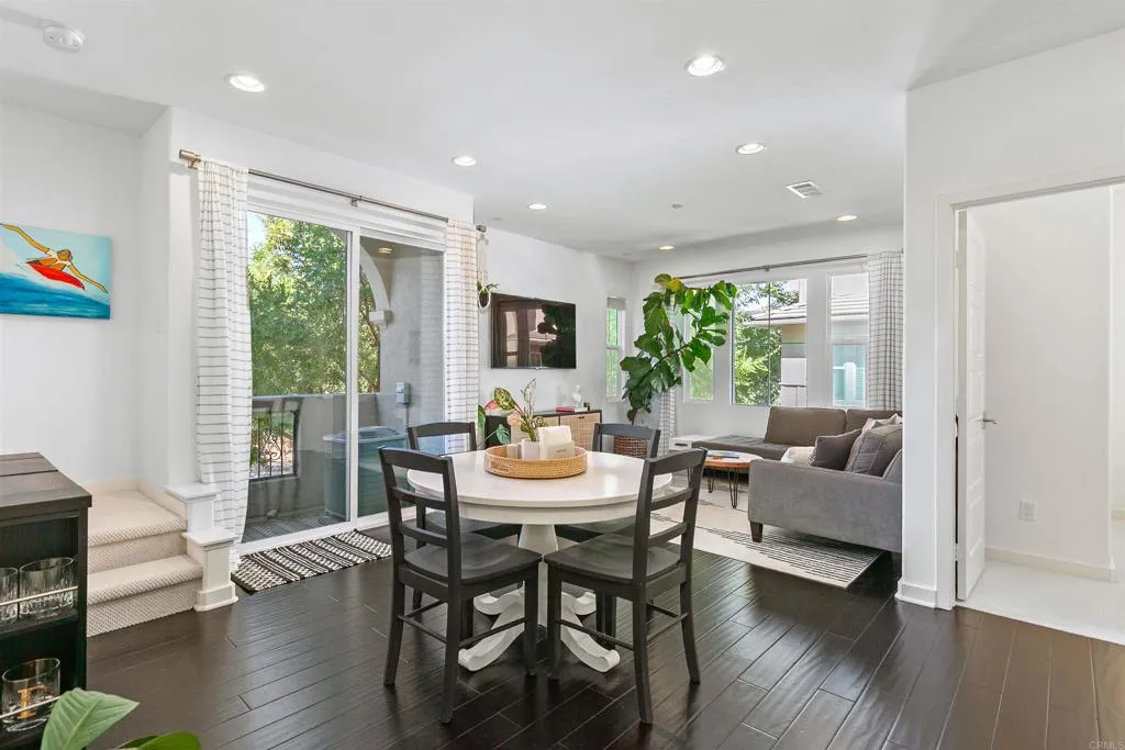 https://cdn.realtyfeed.com/cdn/127/306571131/84c0ad2772569df16d6cee4412a5b952.webp