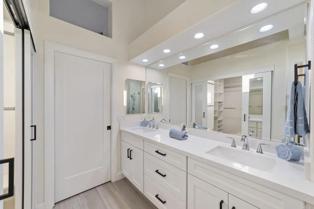 https://cdn.realtyfeed.com/cdn/127/306571174/6fbfa7061a6449bcc103e3d0df2056a1.webp