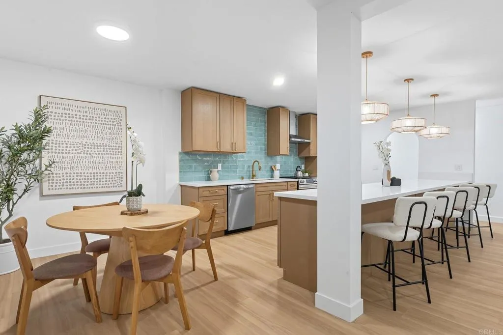 https://cdn.realtyfeed.com/cdn/127/306571212/c0d46891a583ffa1f996aa73c3ffce45.webp