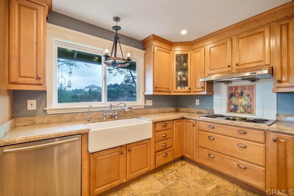 https://cdn.realtyfeed.com/cdn/127/306571217/024a2d63df95a997f12a9ff8bb0d38b5.webp