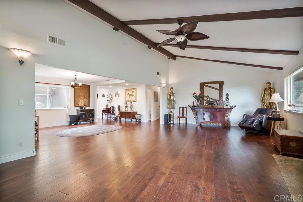 https://cdn.realtyfeed.com/cdn/127/306571217/62fc1ced6209475e378e2b881cc74cfe.webp