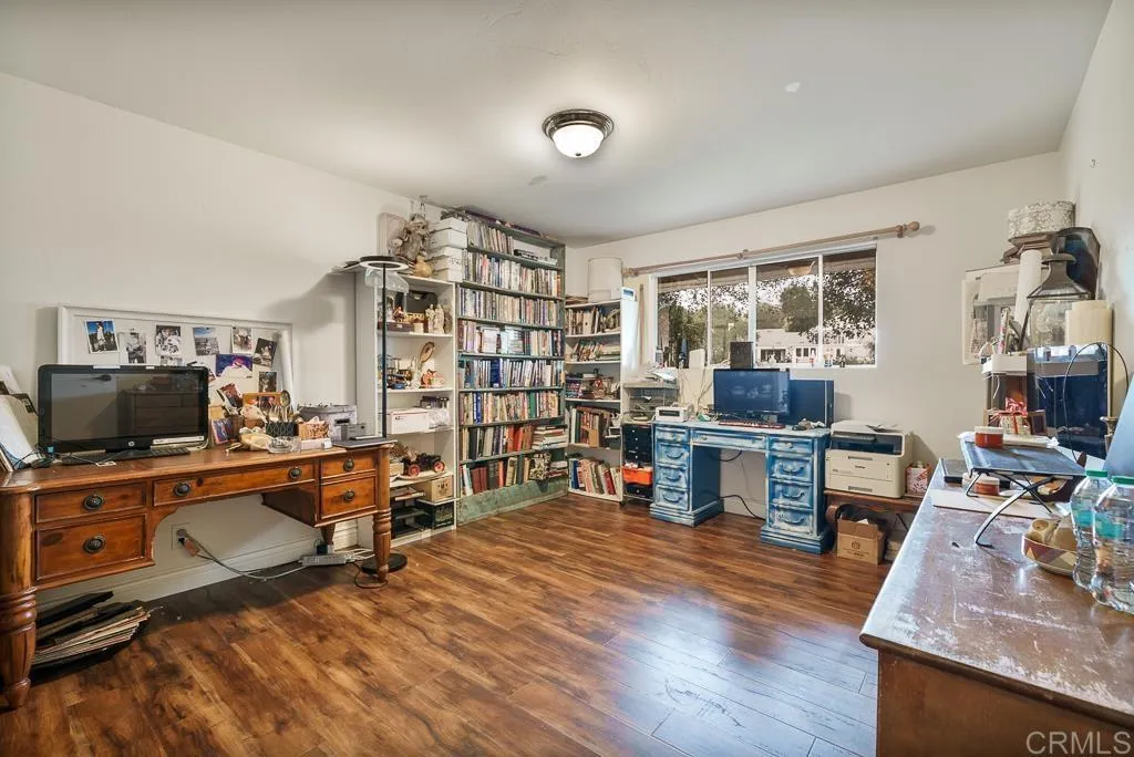 https://cdn.realtyfeed.com/cdn/127/306571217/7b7ea681d5f4f2ee42d0d04953e14172.webp