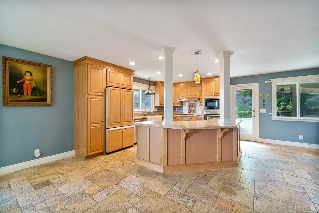 https://cdn.realtyfeed.com/cdn/127/306571217/cf4faac32e827f08b67fd171812b97b6.webp
