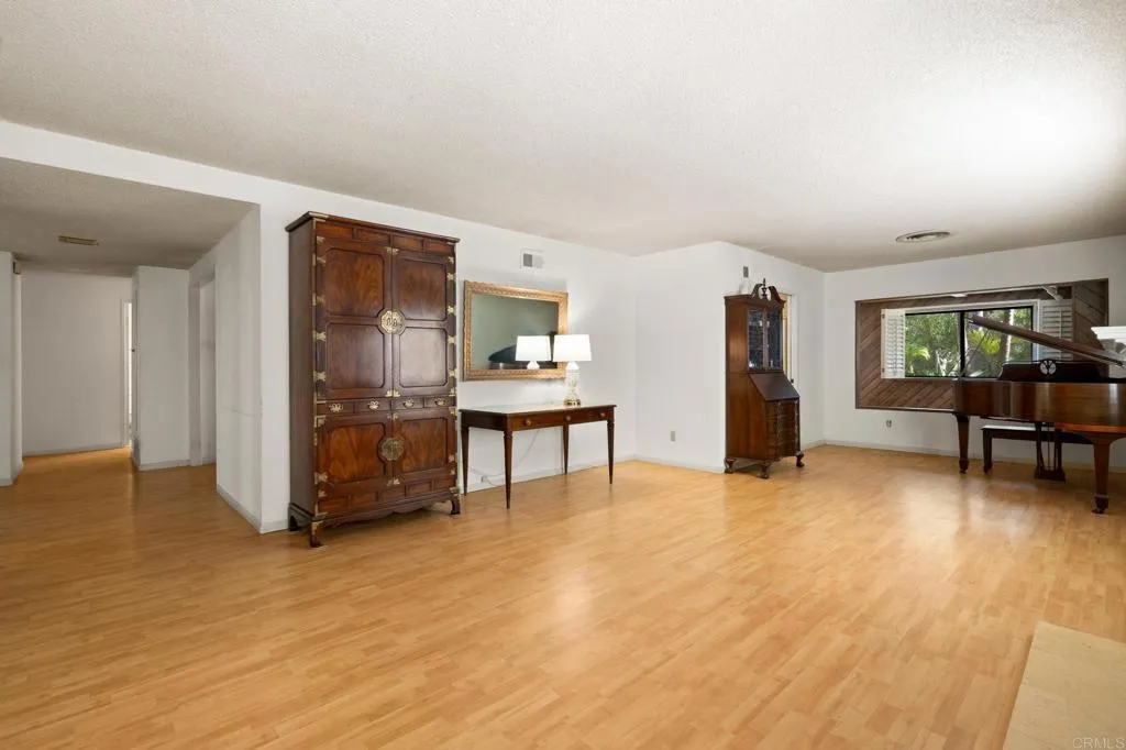 https://cdn.realtyfeed.com/cdn/127/306571220/91061e1839a3ad6ea281f49adb8b60b0.webp
