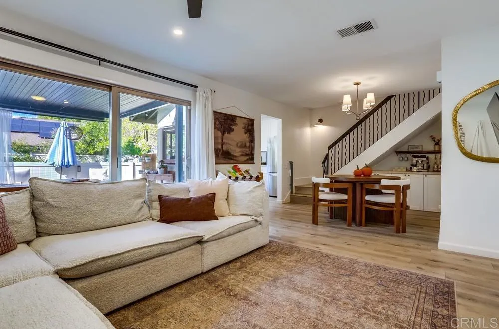 https://cdn.realtyfeed.com/cdn/127/306571351/8ba25187324f5ad47fa7725f73166d73.webp