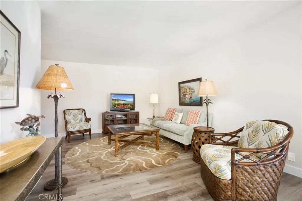 201 Ocean Avenue Unit 4, Seal Beach, CA 90740 - Photo 5 of 30, Seal Beach, CA