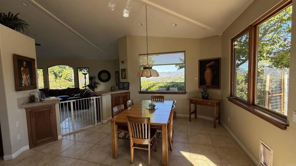 https://cdn.realtyfeed.com/cdn/127/306571399/f3e6d6ac94ff6ff7d6678cf82795248f.webp