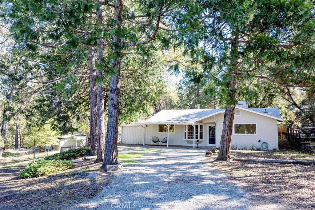 49820 Pierce Ct, Oakhurst, CA 93614