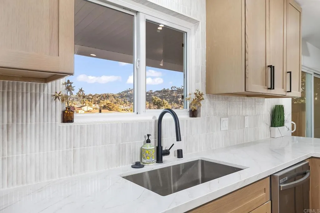 https://cdn.realtyfeed.com/cdn/127/306571450/9065879a49dbe225f12131c665cddc0f.webp