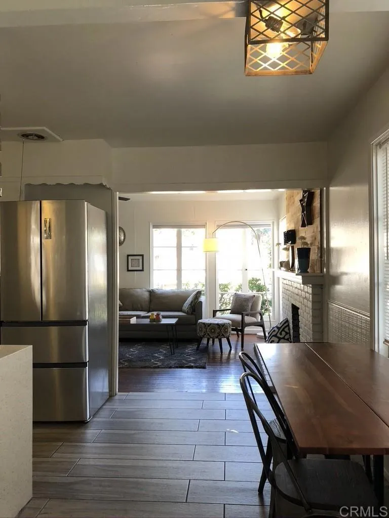 https://cdn.realtyfeed.com/cdn/127/306571519/820d8802f0d4906fd7a6e5c572a95813.webp