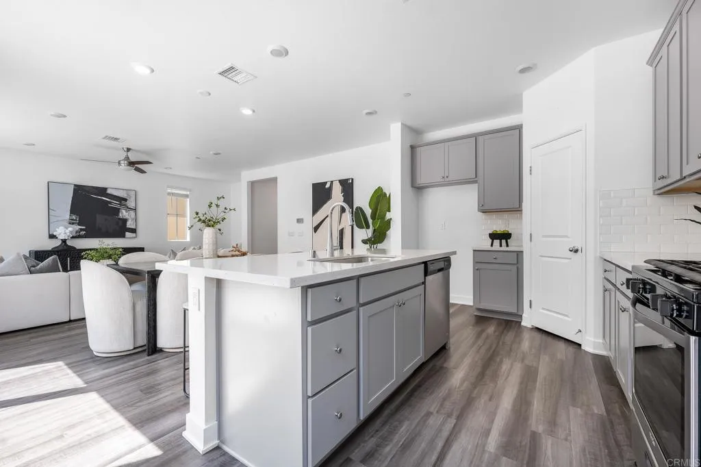 https://cdn.realtyfeed.com/cdn/127/306571616/1b67290cbd7d0015e507e30176a8132e.webp
