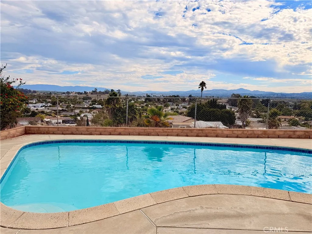https://cdn.realtyfeed.com/cdn/127/306571661/b5b8f08559e987fe68fbcc9f3ef5854a.webp