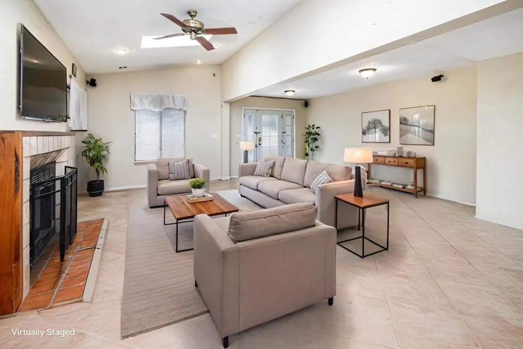 https://cdn.realtyfeed.com/cdn/127/306571732/64101b1ccb51cbd480119de623350d60.webp