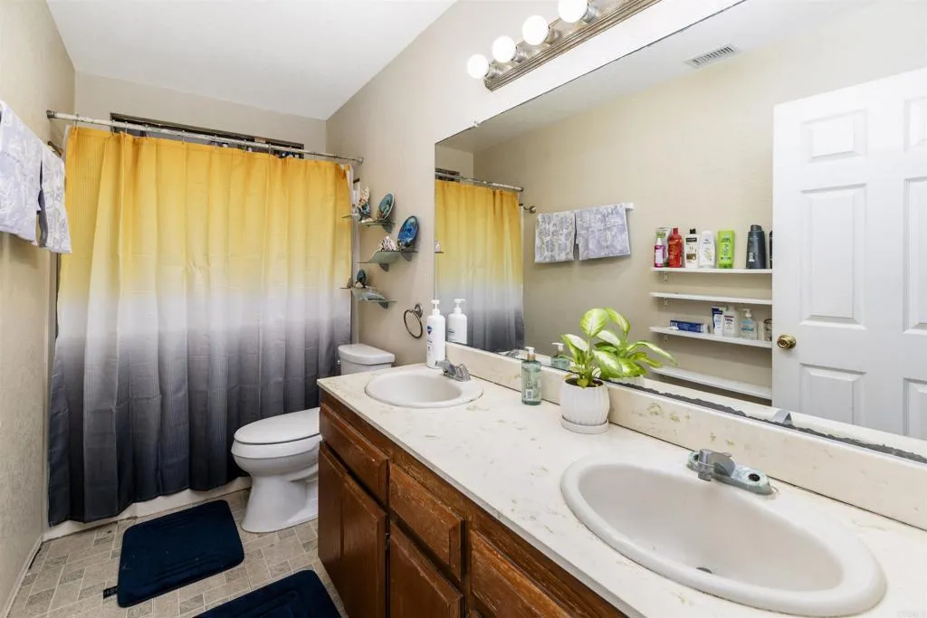 https://cdn.realtyfeed.com/cdn/127/306571732/da62967ef1fd1fae7fe82a9ef7fc35ec.webp