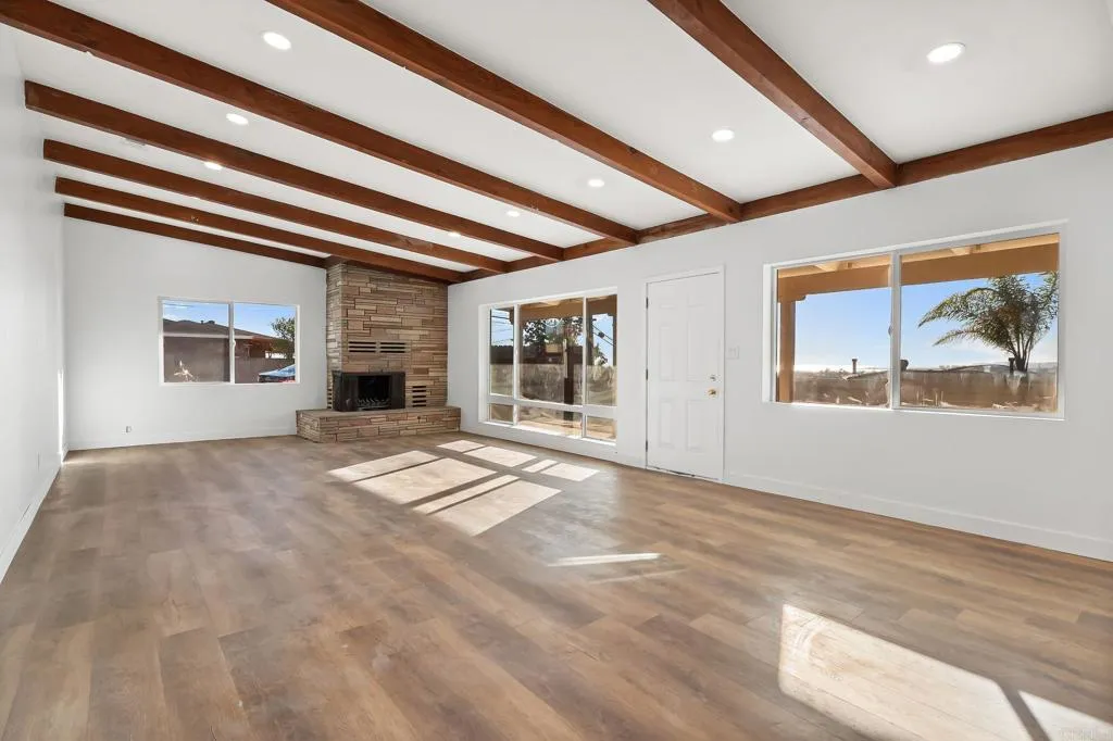 https://cdn.realtyfeed.com/cdn/127/306571788/8bcd3b2c3528bb826cf7d54270afd20e.webp