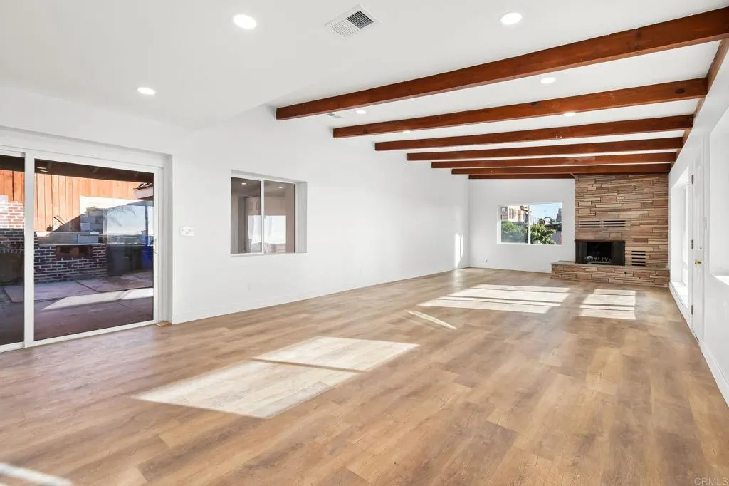 https://cdn.realtyfeed.com/cdn/127/306571788/ef99588f3776c8c3d52c5cd503aa6acc.webp