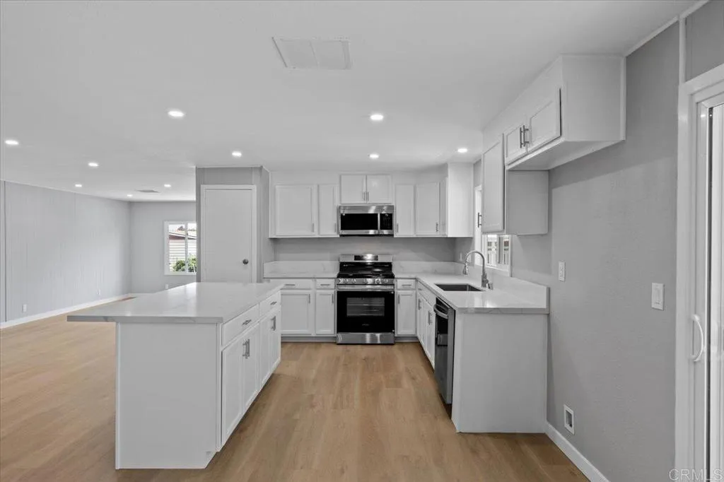 https://cdn.realtyfeed.com/cdn/127/306571830/4f6cbef44ac7ac2df33e8a80073cbb6d.webp