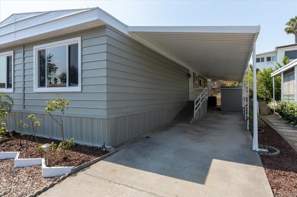 https://cdn.realtyfeed.com/cdn/127/306571830/add94ceb2b6bf25765bda9e7e813ba11.webp