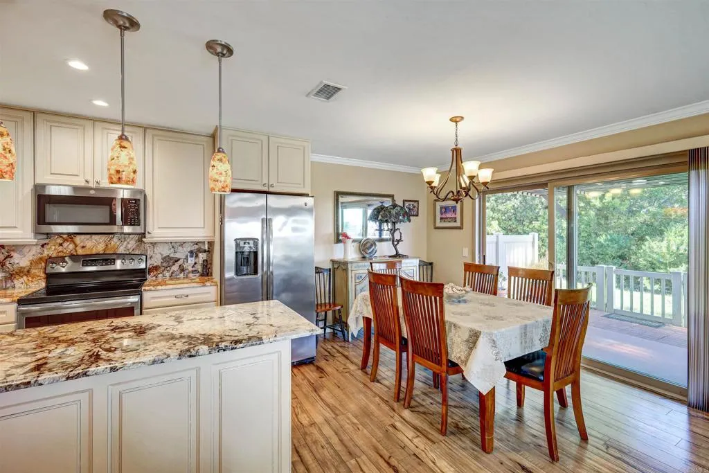 https://cdn.realtyfeed.com/cdn/127/306571863/d2186c814ba7426d5a15f85b68551f7f.webp