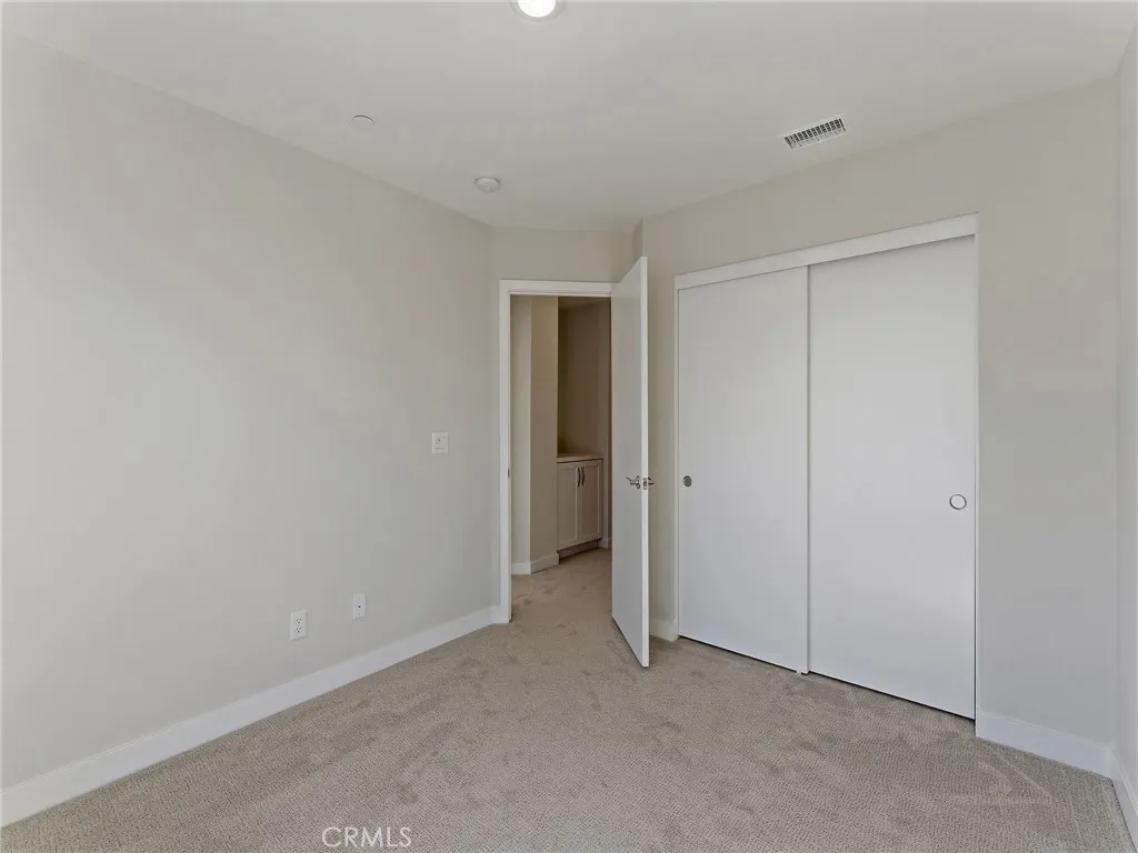 https://cdn.realtyfeed.com/cdn/127/306571871/3b4a362f4632fc3cd06a9c9654b8f010.webp