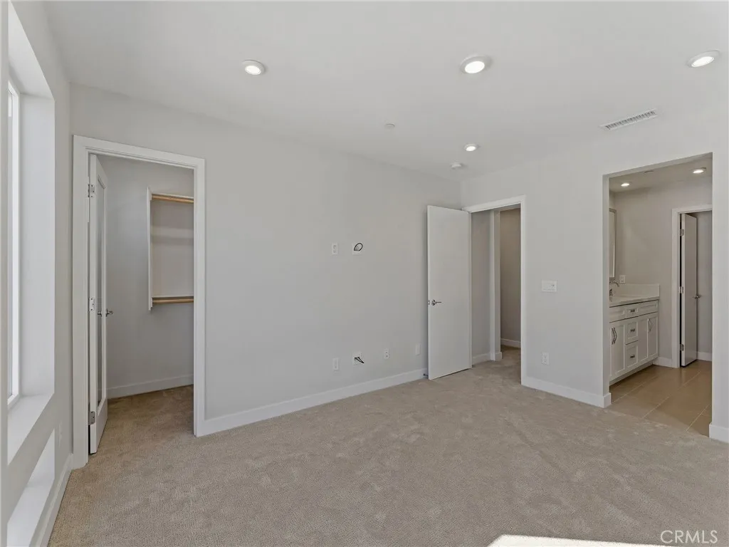 https://cdn.realtyfeed.com/cdn/127/306571871/98c3a039dcfbd934a53917094e8f915e.webp