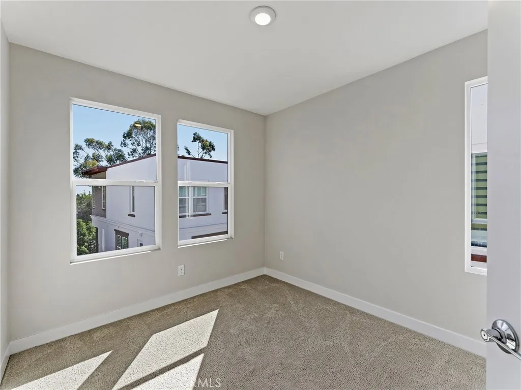 https://cdn.realtyfeed.com/cdn/127/306571871/c530756f4b70114c28c08c6436f71ec9.webp