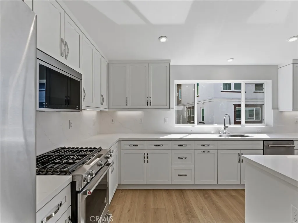https://cdn.realtyfeed.com/cdn/127/306571871/e14b810c82f992620a693db4eb973600.webp