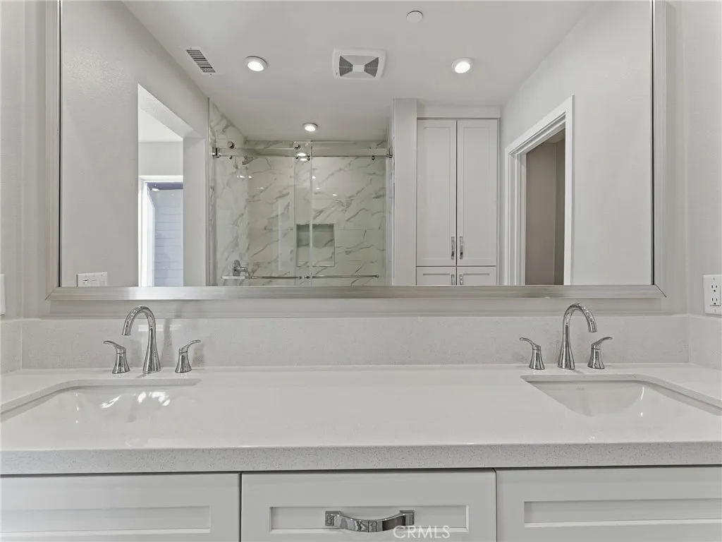 https://cdn.realtyfeed.com/cdn/127/306571871/e49aad4cdf4dfdb3b3b6a5854a35cc36.webp