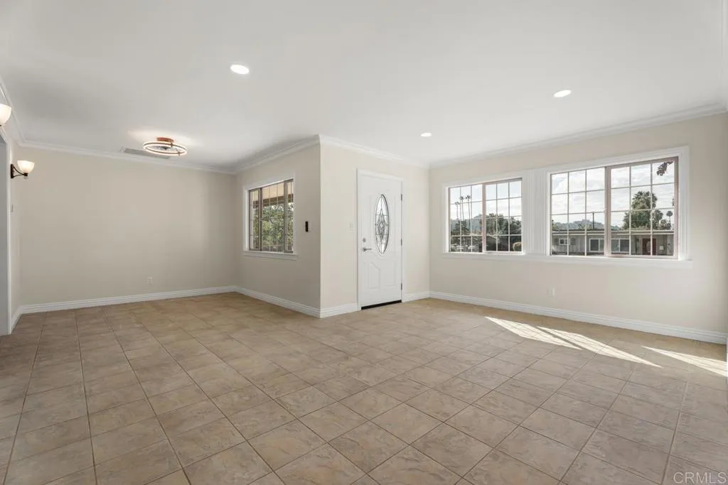 https://cdn.realtyfeed.com/cdn/127/306571898/6d9bdba250db64c541c9b0c3d65e2f71.webp