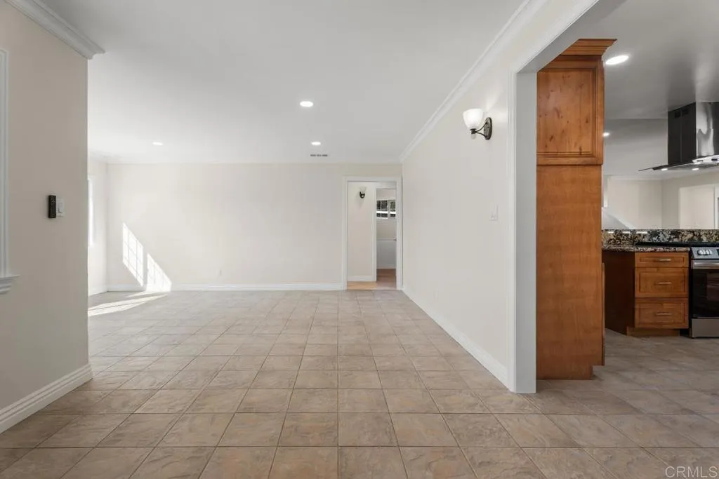 https://cdn.realtyfeed.com/cdn/127/306571898/f85075f3acf2f62ca2eac820b8a4e116.webp