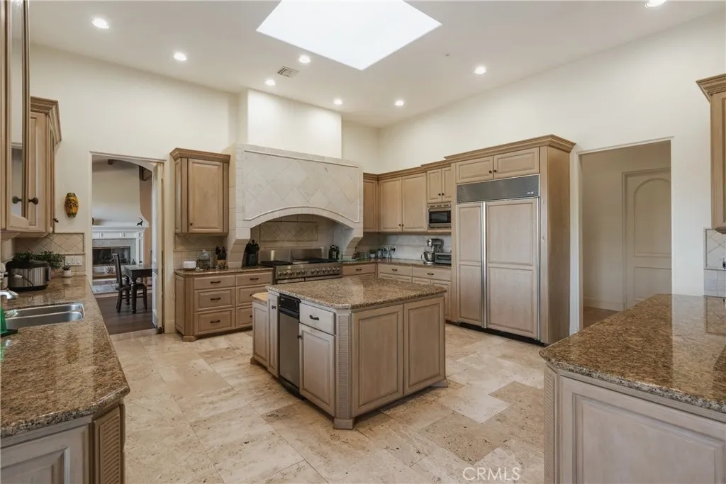 https://cdn.realtyfeed.com/cdn/127/306572022/61d5064fdf0163317f1b7e0174db5907.webp