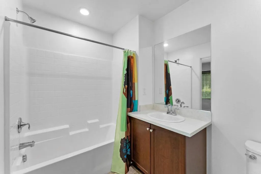 https://cdn.realtyfeed.com/cdn/127/306572037/a3e22375085d82c97dbf1a7900465e68.webp
