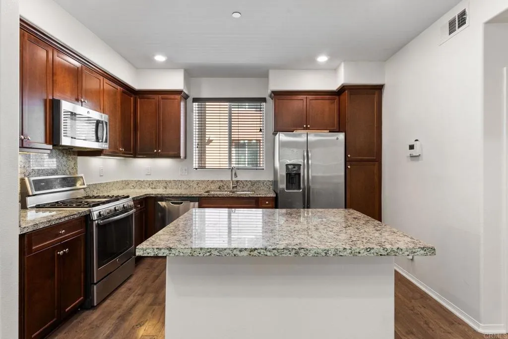 https://cdn.realtyfeed.com/cdn/127/306572037/d799aba9261eb5fa574f37f48cd0f1b4.webp