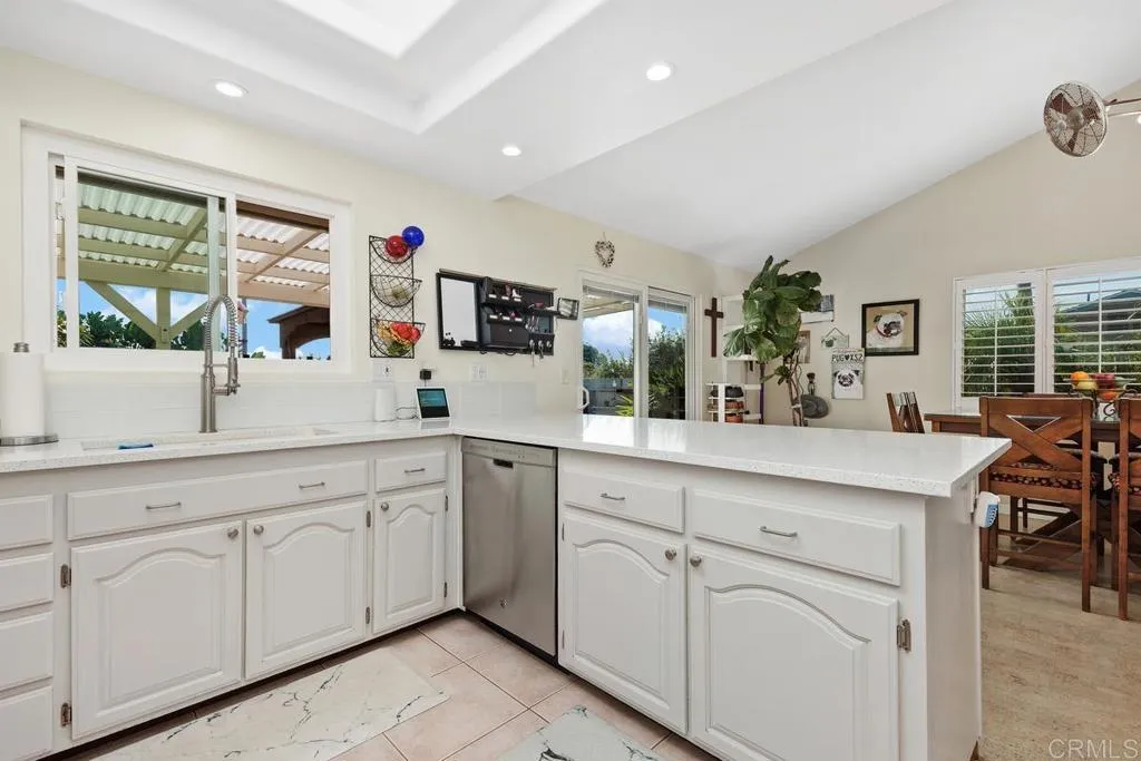 https://cdn.realtyfeed.com/cdn/127/306572041/bc3240452f2c3486e36f59e9ce796a26.webp