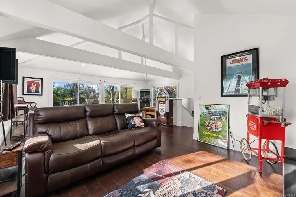 https://cdn.realtyfeed.com/cdn/127/306572086/02fee5a576e8f7d3a0b07e0a344553ec.webp