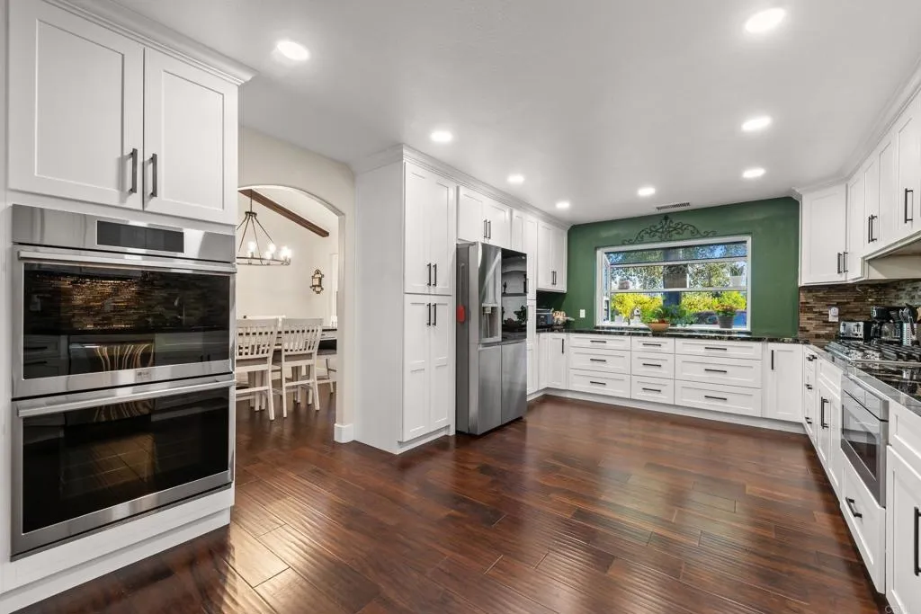 https://cdn.realtyfeed.com/cdn/127/306572086/400ad4767cffe2f2203c9f8c83aaa228.webp