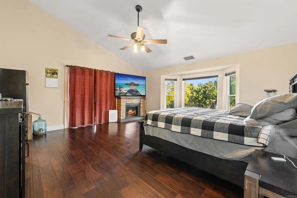 https://cdn.realtyfeed.com/cdn/127/306572086/e03221c97e4a97df7d48f9ae9471c4d2.webp