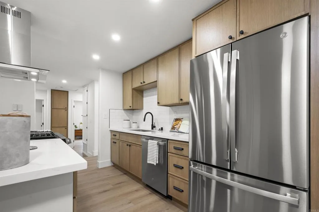 https://cdn.realtyfeed.com/cdn/127/306572089/7583114a08d4eb232bfd3f54031aba66.webp