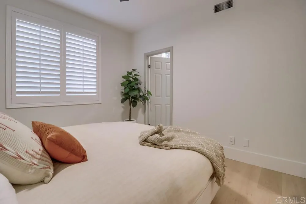 https://cdn.realtyfeed.com/cdn/127/306572104/3e9466590d6ca236cc341d3f4a67744e.webp