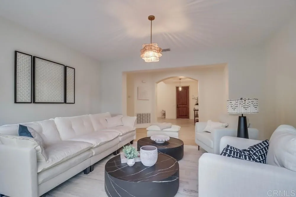 https://cdn.realtyfeed.com/cdn/127/306572104/f4b10991ea2a1f14ec615553f239958d.webp