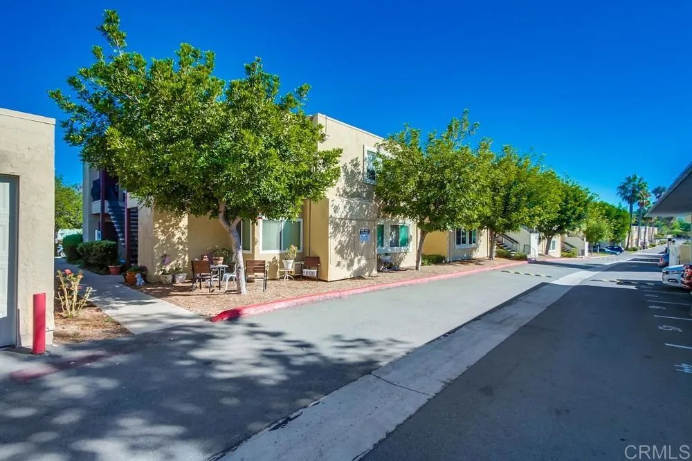 https://cdn.realtyfeed.com/cdn/127/306572127/ca6c692ac8fc16ddc0484c10fadda7d7.webp