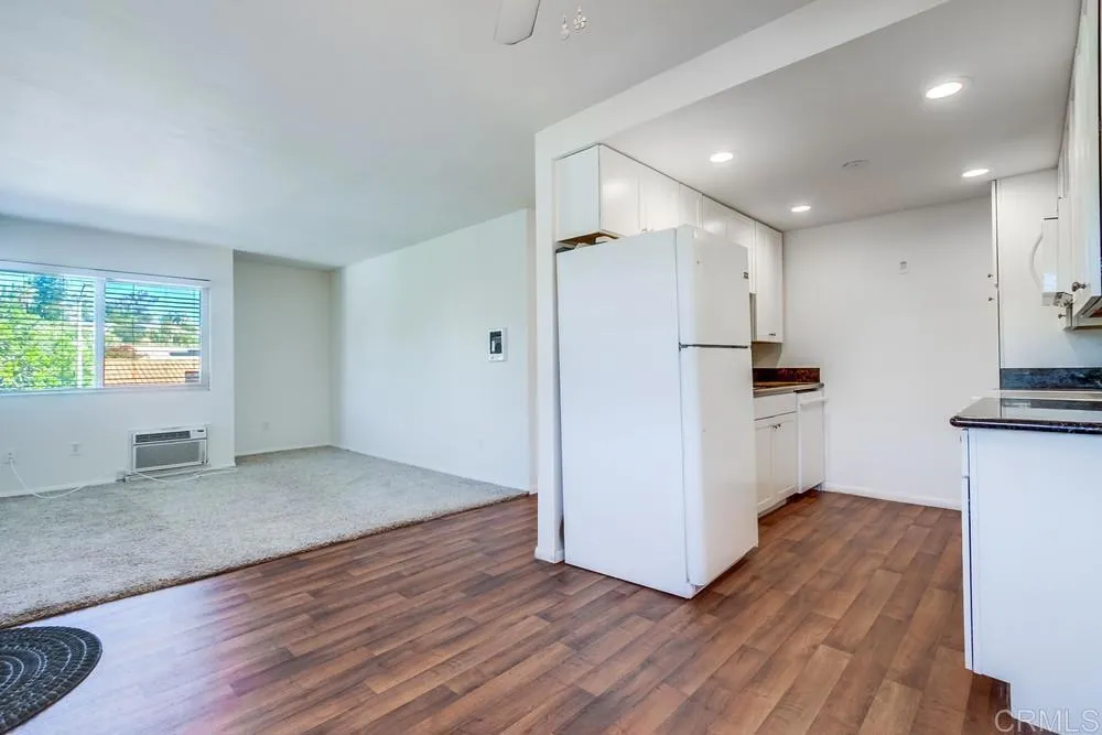 https://cdn.realtyfeed.com/cdn/127/306572127/cb57a7533dc9a2967a4c843868475a08.webp