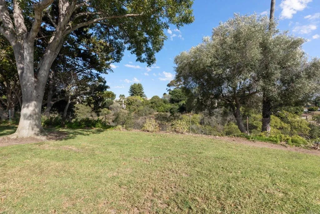 https://cdn.realtyfeed.com/cdn/127/306572139/e8bba9d6fbb74439135b459368b578f7.webp