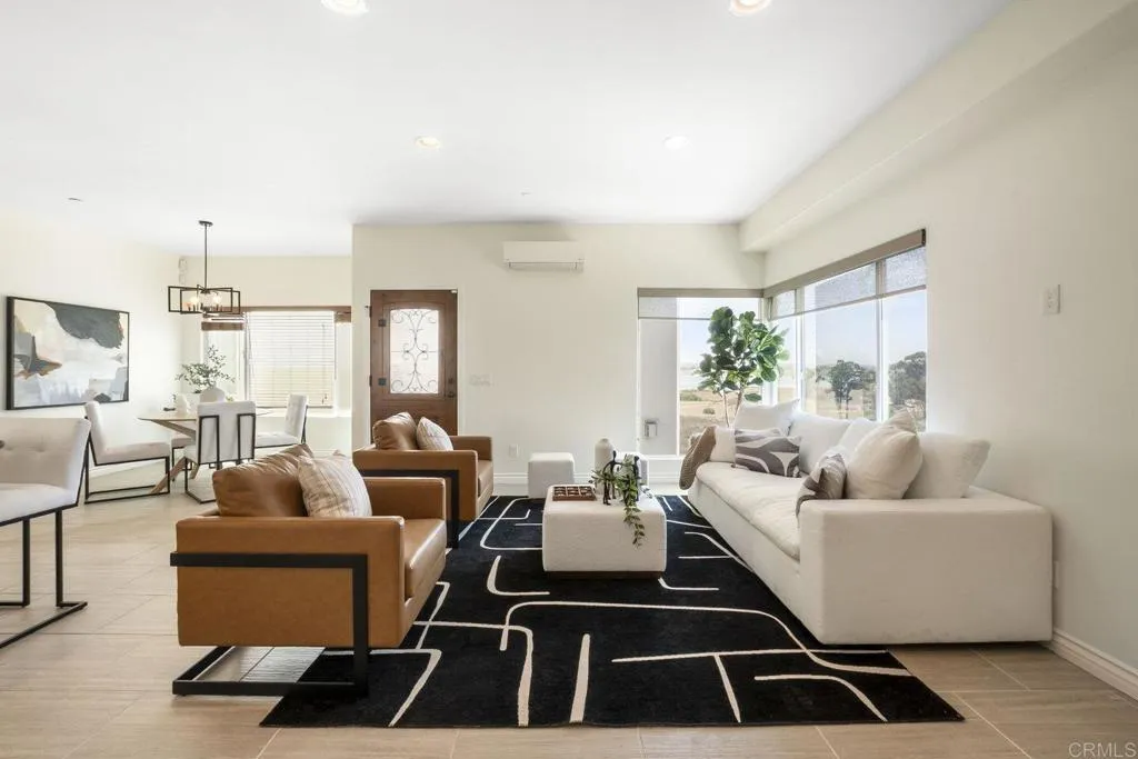https://cdn.realtyfeed.com/cdn/127/306572146/1baf7cd1206127d8298bd436f3b6af18.webp