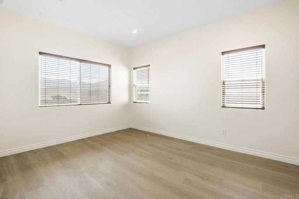 https://cdn.realtyfeed.com/cdn/127/306572146/a192bfc8cc06151137613e553a46be76.webp