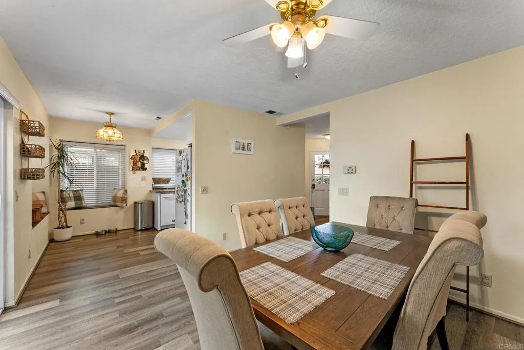 https://cdn.realtyfeed.com/cdn/127/306572191/48aa8e53561959e8119ceb71c7ad38fe.webp