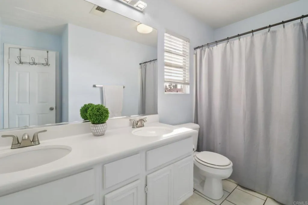 https://cdn.realtyfeed.com/cdn/127/306572201/7eb0d7ed1e6d644e5dac5e860725e9e1.webp