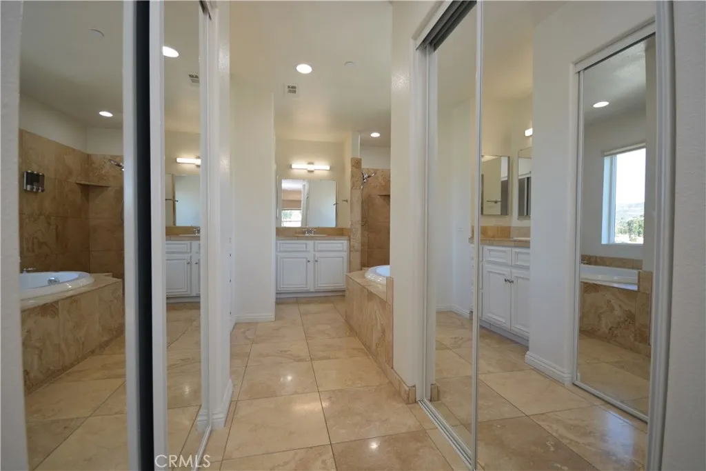https://cdn.realtyfeed.com/cdn/127/306572213/a2dd83bba3855176187de6c5af834b25.webp